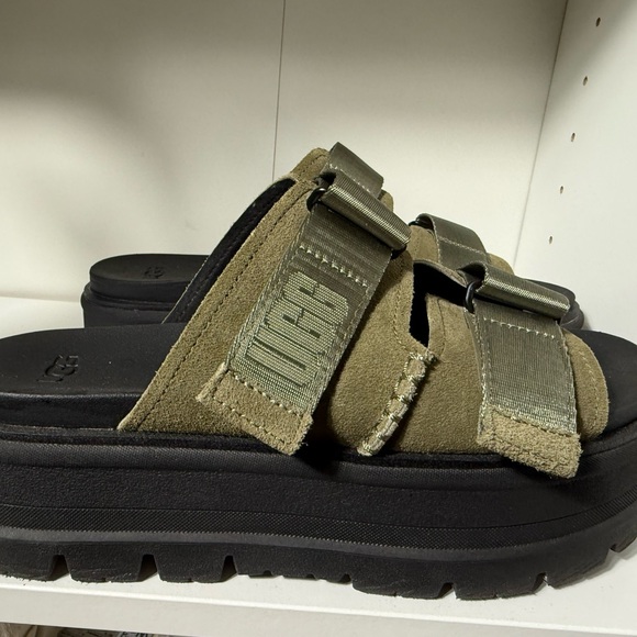 UGG Green and Black Sandals Platform Style - Picture 2 of 5